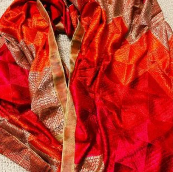 Indian phulkari dupatta party wear - Picture 4 of 5